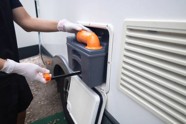 Best Portable restroom trailer rental  in Broadway, VA